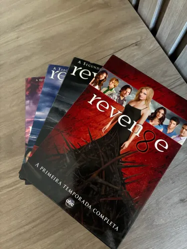 Box Série Revenge - Temporada completa 1 à 4