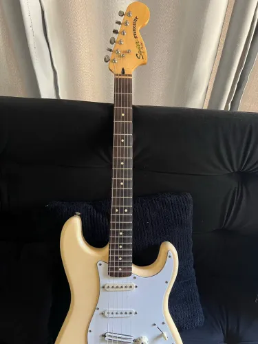 GUITARRA FENDER SQUIER VINTAGE MODIFIED STRATOCASTER 70S RW 541 - VINTAGE WHITE
