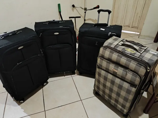 Vendo malas usada uma vez  100 cada