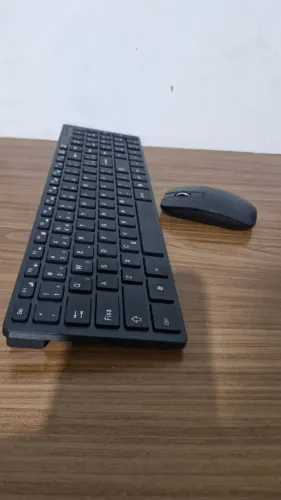 Teclado e mouse sem fio - usado poucas vezes, em excelente estado!