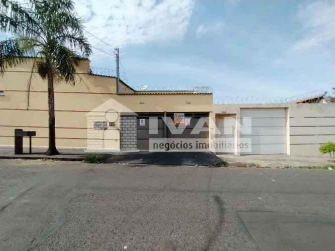 Casa para locação no bairro Custódio Pereira