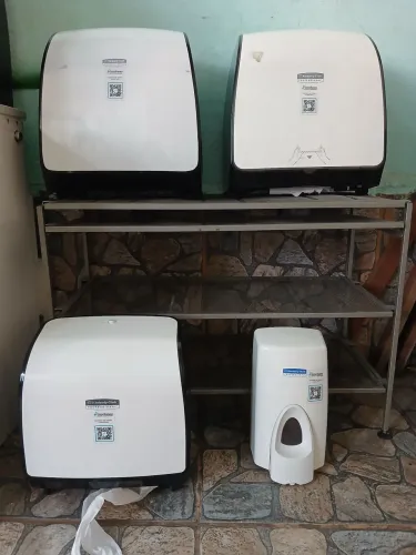 Dispensadores de papel toalha etc