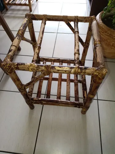 Mesinha de vime