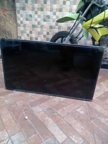VENDO TV MULTILASER 43 POLEGADAS 