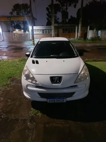 Peugeot 207 Sedan Passion XR 1.4 Flex 8V 4P 2013
