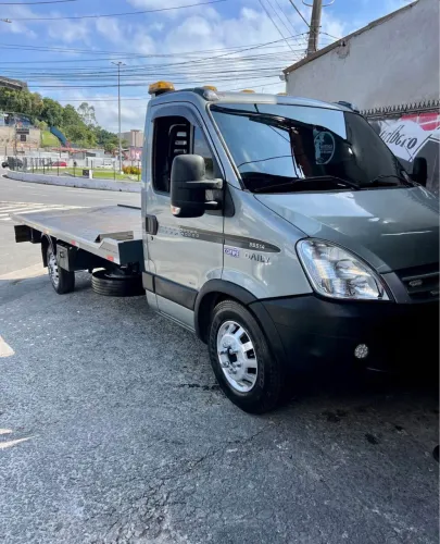 Iveco 35s14 guincho plataforma 2012