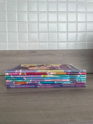 Livros diversos infantojuvenil Go Girl!