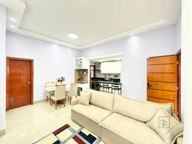 Casa térrea com 3 quartos sendo um suíte a venda em condomínio fechado