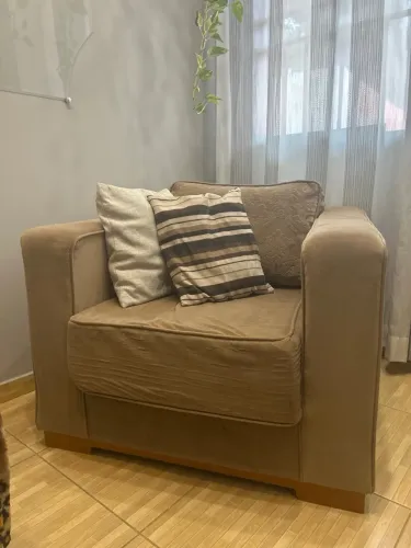 Poltrona Confortável em Suede Bege / Caqui (Super Aconchegante)