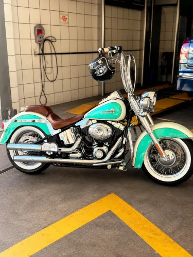 Harley Davidson Deluxe Chicana