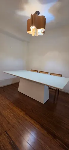 Elegante Mesa de Jantar