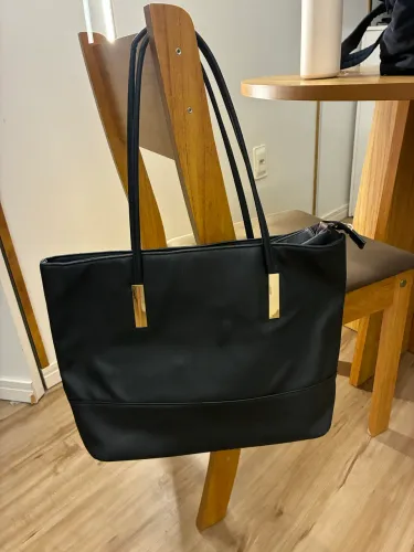 Bolsa preta grande ombro