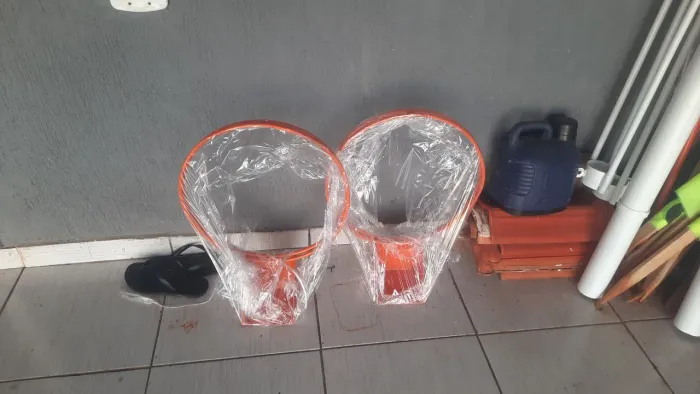 Tabela de basquete em compensado naval e aro metálico oficial 