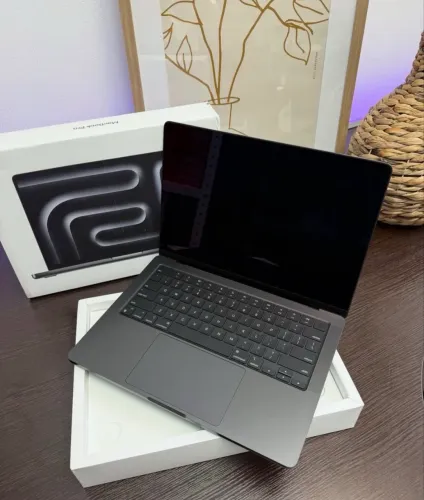 MacBook Pro M5 24GB - 1TB SSD