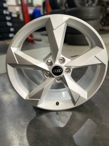 Jogo de Rodas ARO 19 X 7,5 AUDI Furação 5 x 112 Originais