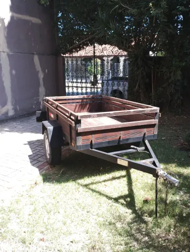 Vendo Carretinha Documentos ok