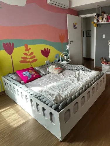 Cama casal montessoriana