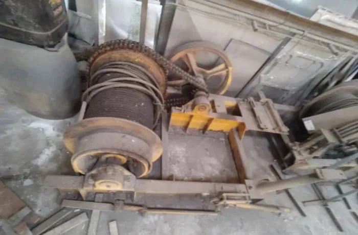 2 Guinchos para obras sem embreagem