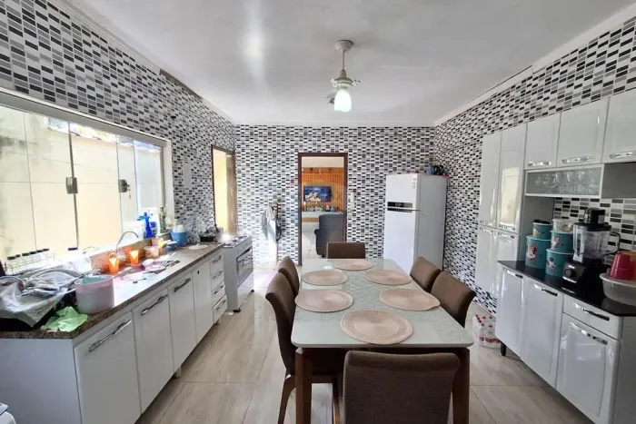 Casa Ideal em Orlândia: 3 Quartos e Vaga para 4 carros na garagem!