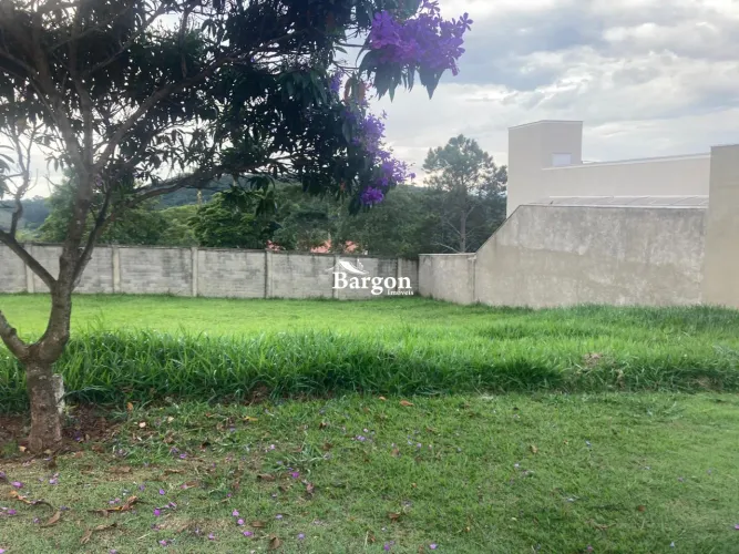 Lote com 488 m² a venda no Condomínio Residencial Alvim em Juiz de Fora
