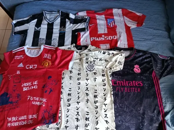 Camisas esportivas