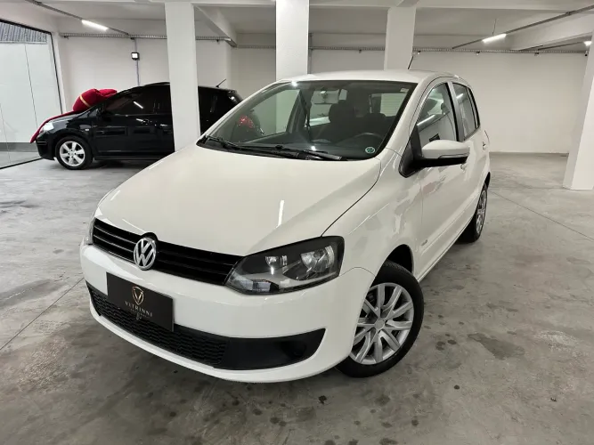Volkswagen Fox 1.6 MI Total Flex 8V 5P 2013