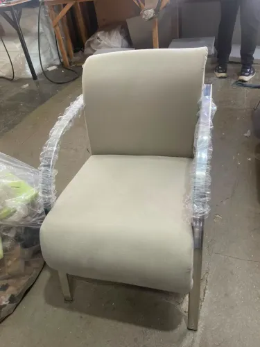 POLTRONAS EM SUEDE BRAÇOS DE ALUMÍNIO