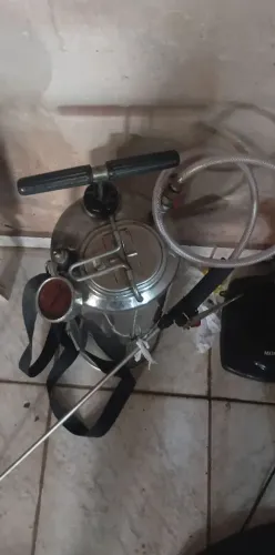 Estou vendendo esse pulverizador muito bom profissional 10 l