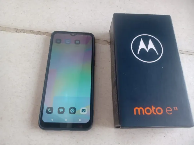 Vende-se celular moto e 13
