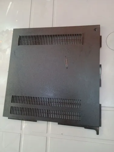 Laterais de mini system Philips esquerda e direita verificar o modelo antes de comprar.