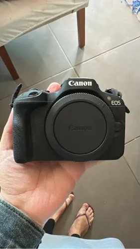 Canon R50