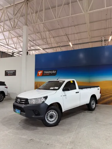 Toyota Hilux CS 4X4 2.8 TDI Diesel Mec. 2024