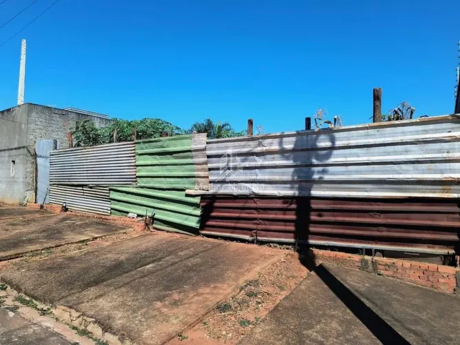Terreno à venda em Rio das Pedras, Centro, com 360 m²