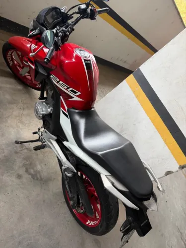 Cb 250 cc 2022 com 30.000km