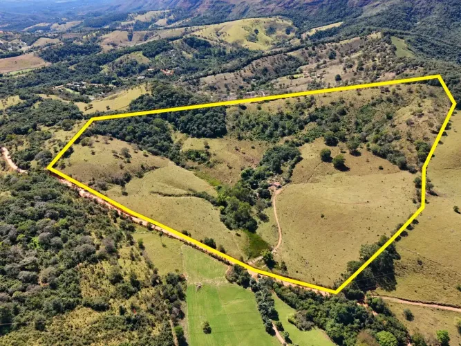 Imóvel para venda tem 50 metros quadrados em Zona Rural - Moeda - MG