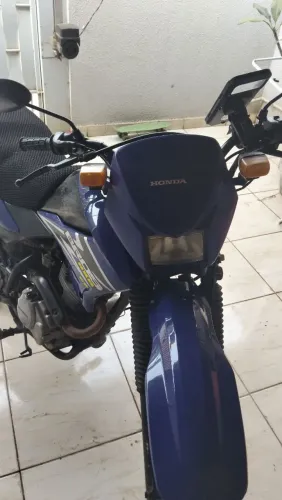 Vende-se bross em perfeito estado valor 6800,00 negociável