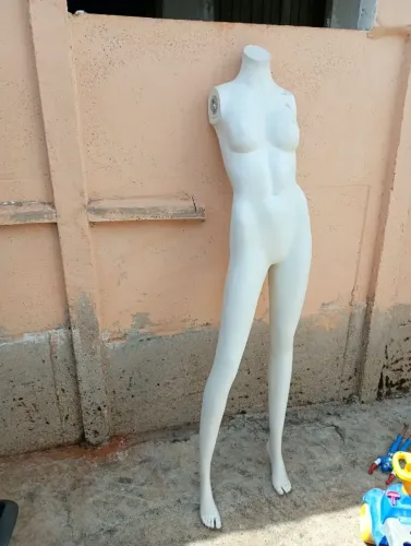 Manequim feminino