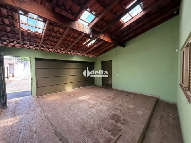 Casa residencial com 3 quartos sendo 2 suítes disponível para locação no bairro Tubalina e