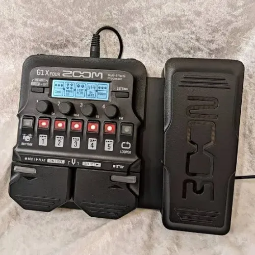 Pedaleira zoom g1xfour