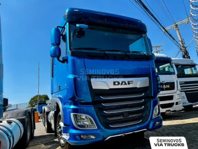 Caminhão DAF XF 480 6x2 2022/2023 Azul Revisado e com garantia!