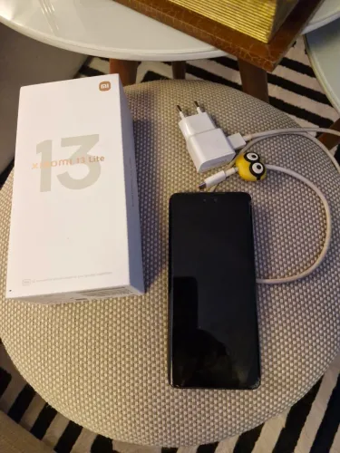 Vendo 2 celulares. Um Xiaomi 13 Lite 256gb e um Samsung J7 Pro