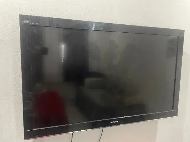 Tv Sony bravia 38 pra sair hojeee