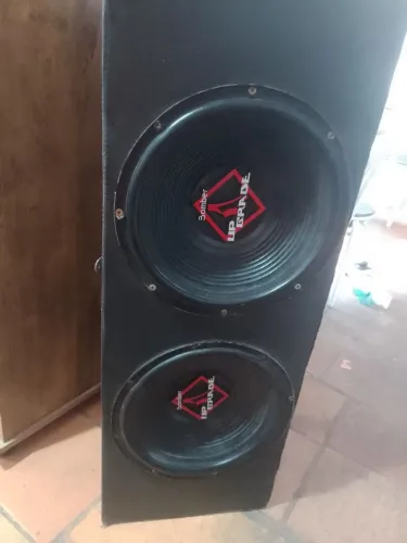 caixa de som 2 falante  de 12 Bomber UP grade 