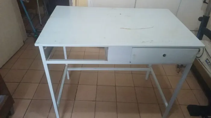 Escrivaninha 02 gavetas