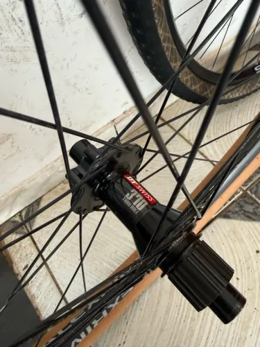 Par de rodas Boost Cubos DT Swiss 370