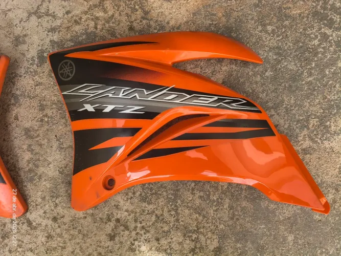Par de carenagens Lander xtz 250 Yamaha aba tanque