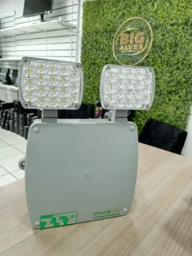 Luminária de Emergência Conex LED CLK-LE2K60 Seminova 4762