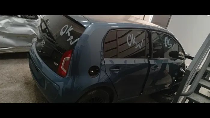 Lateral traseira direita VW Up - sem teto - já cortada