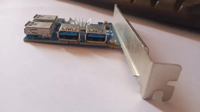 ADAPTADOR DE USB PCI-E 4 PORTAS