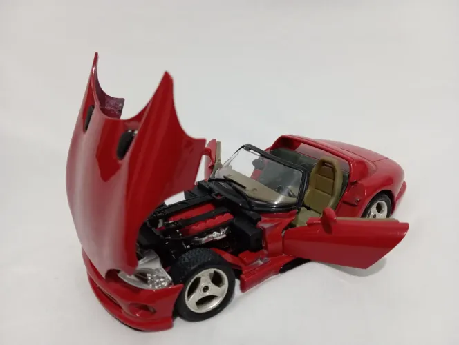 DODGE VIPER RT/10 - 1/24 BBURAGO MINIATURA 